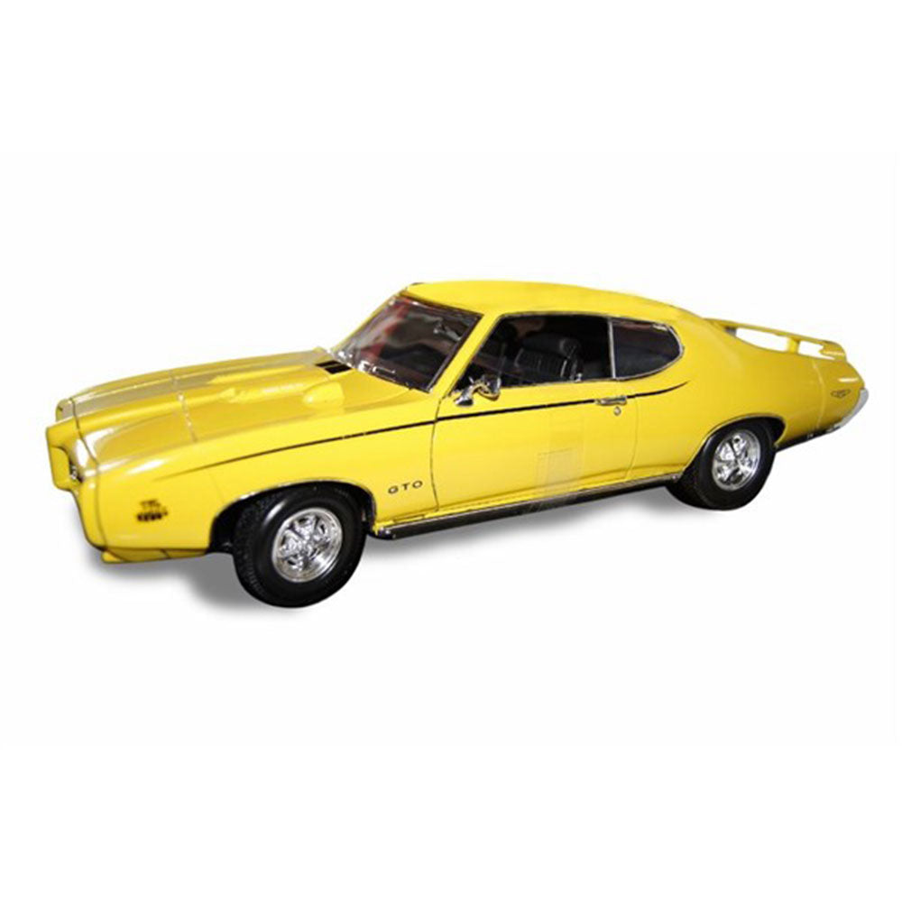 Motormax 1:18 Scale 1969 Pontiac GTO Judge Model